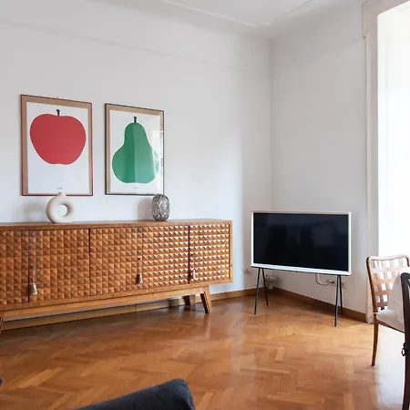 Youhosty - Ponte Vetero 21 * מילאנו