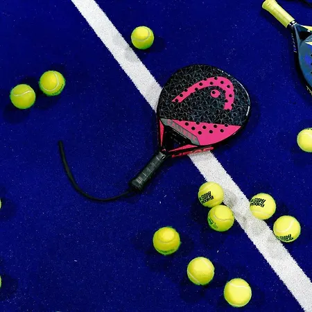 & Urban Padel 아파트호텔