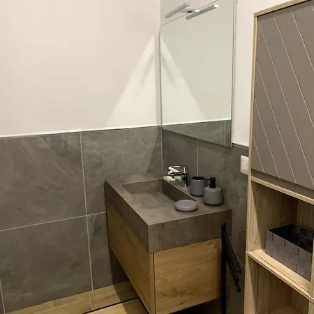 Con Terrazzo Sui Tetti Milanesi شقة *