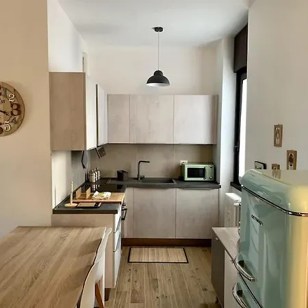 Apartment Con Terrazzo Sui Tetti Milanesi Milan