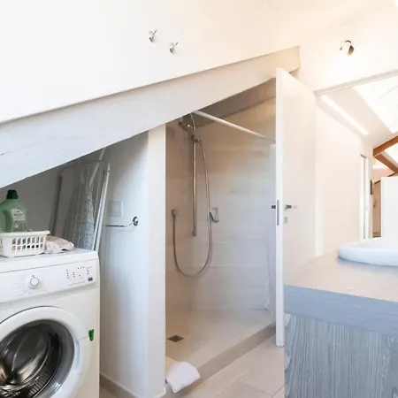 Mansarda Cola شقة *