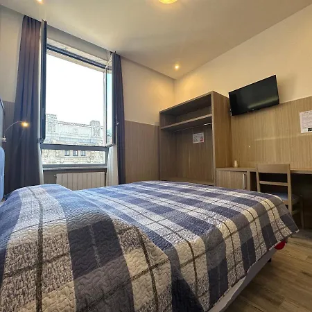 Midway Hotel Milán
