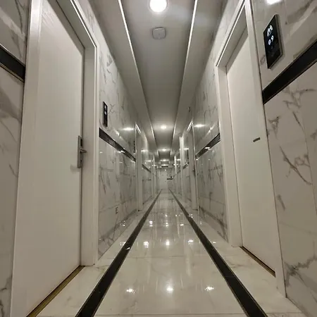 Otel Midway 3*