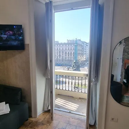 Casa Storica Piazza 5 Giornate Pensionat 4*