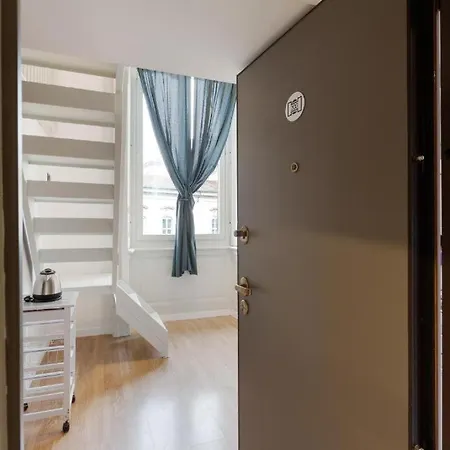 Guesthost - Apts Milano-corso Magenta شقة *