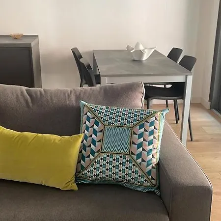 Number 8 -number House Apartment
