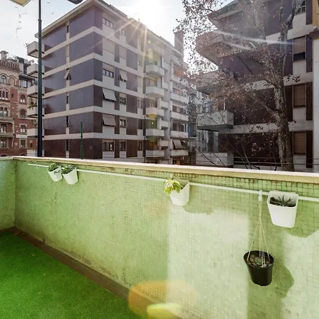 Guesthost - Near Piazza Firenze