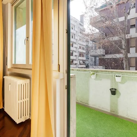 Apartment Guesthost - Near Piazza Firenze *