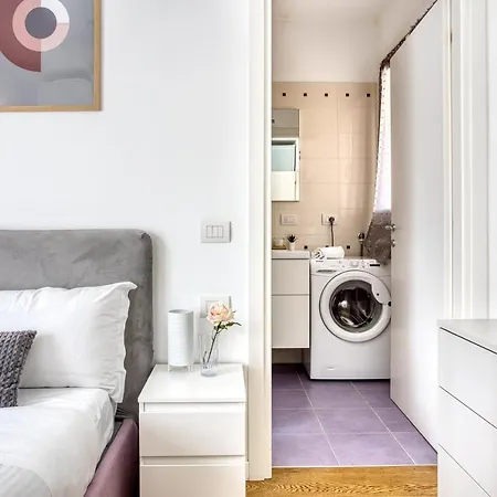 Island Near The Purple Line Appartement Milaan