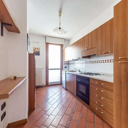 Apartment Cozy Apt - Private Parking & Terrace Milan