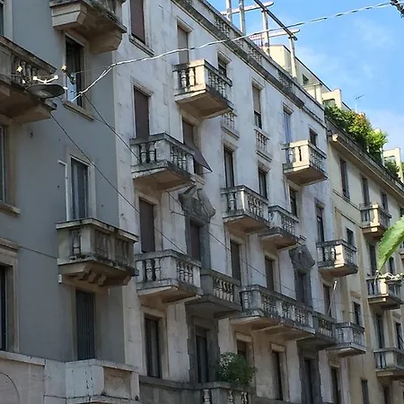 Arco Della Pace B&B