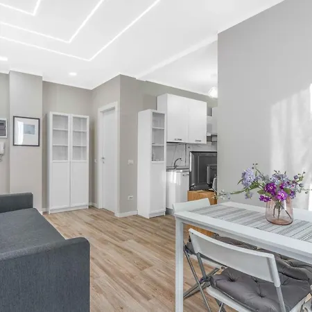 Bo13 -crescenzago- Bright - Wifi - Elegant Apartmán