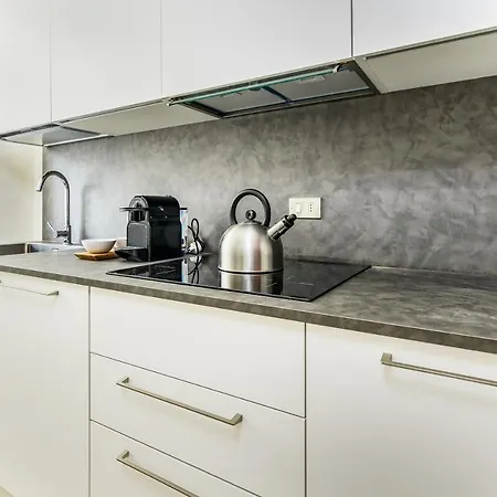 Apartment Beplace In Porta Garibaldi