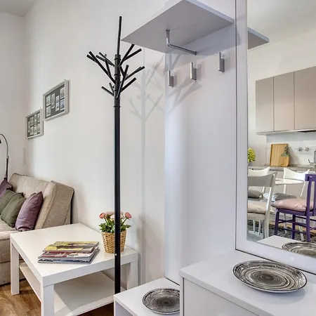 Joivy Chic Flat In De Angeli דירה *
