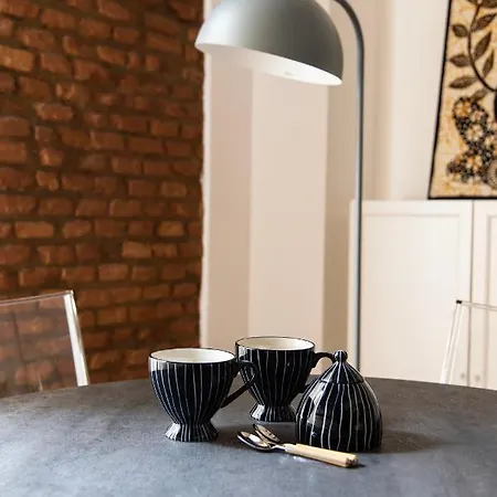 Youhosty - Rosales 1 * Milano