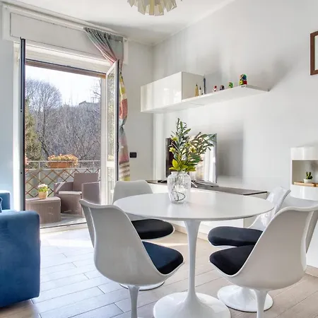 Apartman Joivy Delightful Flat With Balcony *