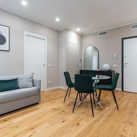 Daverio Luxe Apartment Milan