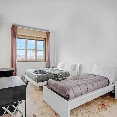 Cav9 - Large With Panoramic View -