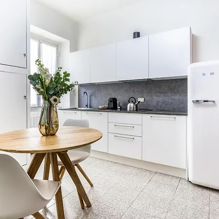 Apartment Beplace In Porta Garibaldi