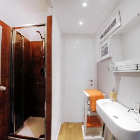 不超过七天住宿加早餐旅馆 4*