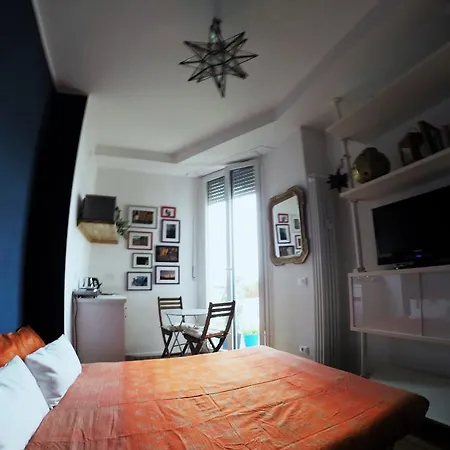 Bed and Breakfast Up To Seven 4*