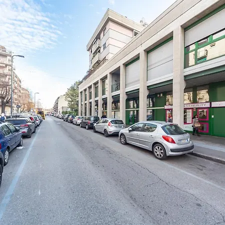 Cozy Apt - Private Parking & Terrace * Milan