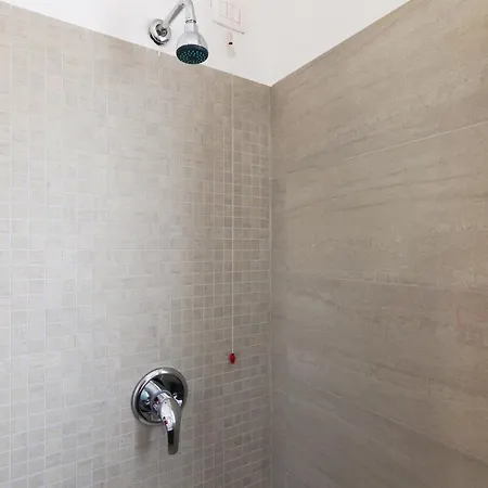 Primopiano - Caduti Missione Appartement Milan