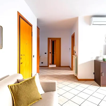 Easylife - Spazioso E Luminoso Trilocale Con Balcone A Loggia Per Pausa E Relax * Milan