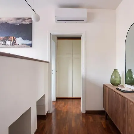 Stylish And Cozy Studio In Isola Milán