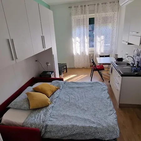 Monolocale 4 - Istria M5 * Milan