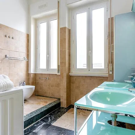 S. Ambrogio Square Apartman