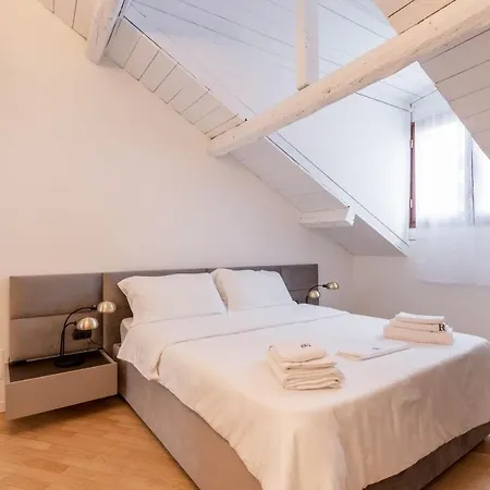 Brera Flat Near Duomo