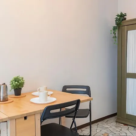 Appartamento Renovated Close To Station Ponte Seveso 42 *