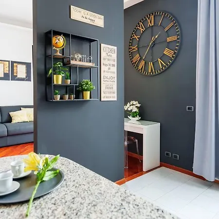 - Luxury In Porta Venezia Apartment