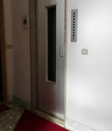 Bright Two-room Overlooking The Park Apartment Milan