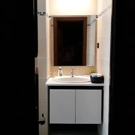 アパート Bright Two-room Overlooking The Park ミラノ