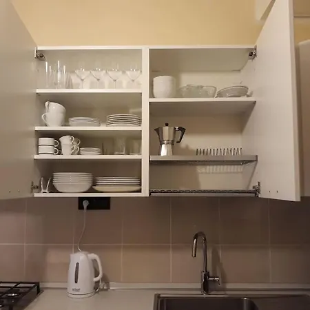 Bright Two-room Overlooking The Park アパート