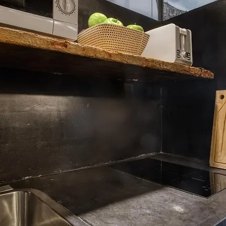 Cavemi - Via Sammartini Apartamento