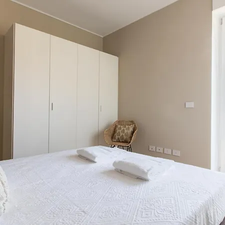 Daplace - Portaluppi Apartament