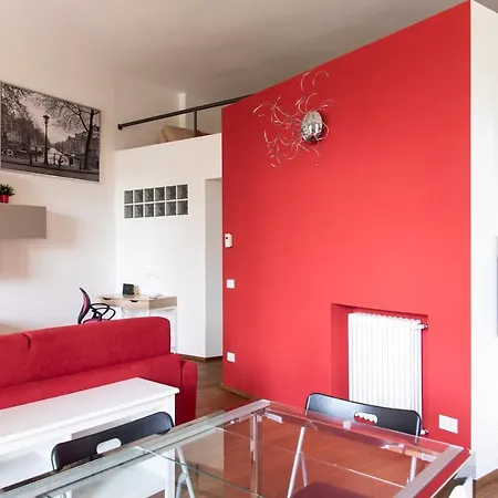 Youhosty - Caviglia 5 Milan