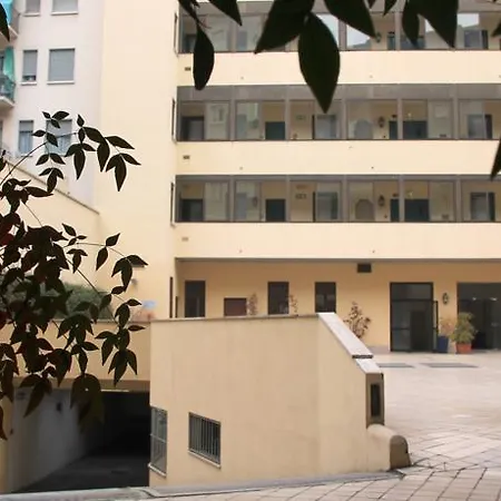 Atahotel De Angeli מלון