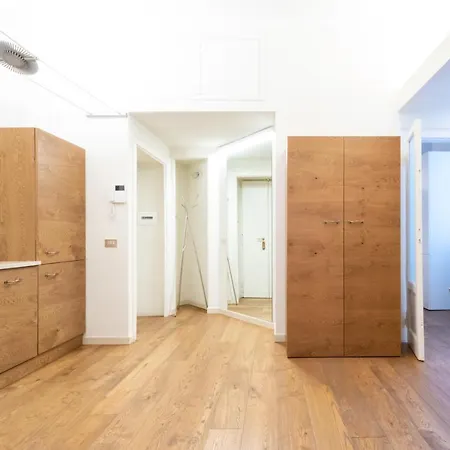 Апартаменты Porta Venezia Elegant Penthouse With Terrace Милан