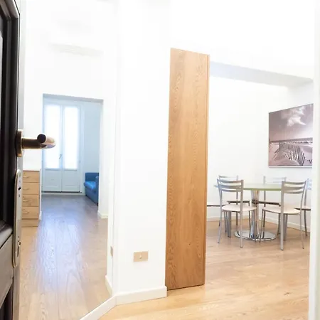 Porta Venezia Elegant Penthouse With Terrace * 밀라노