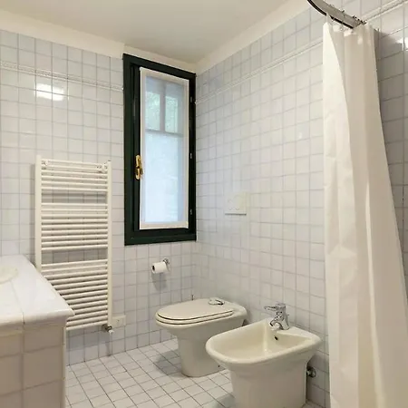 4 Bd In Tre Torri * Milán