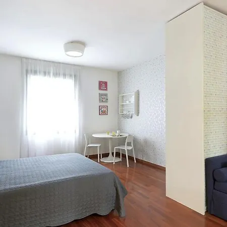 4 Bd In Tre Torri * Milán