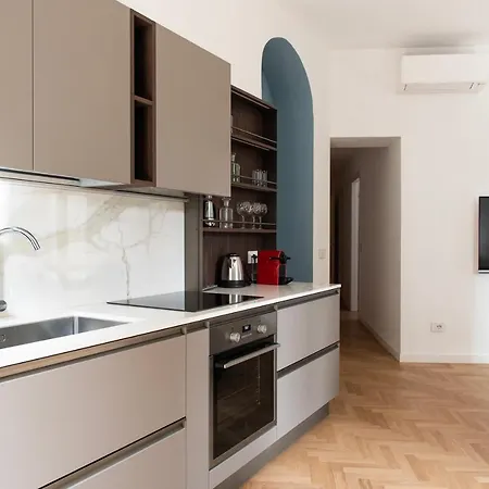 Youhosty - De Cristoforis 5 Apartment *