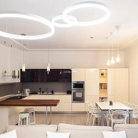 Elegante E Spazioso Quadrilocale In Porta Venezia