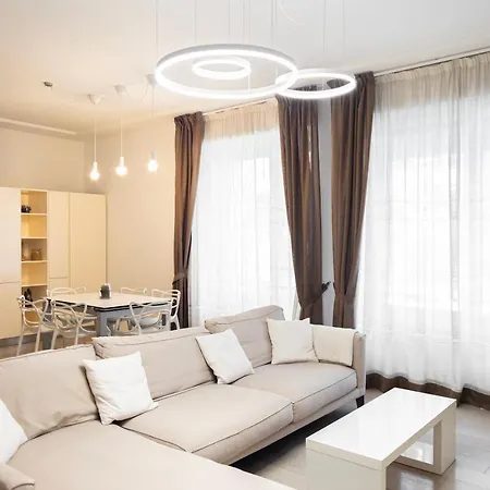 Elegante E Spazioso Quadrilocale In Porta Venezia *