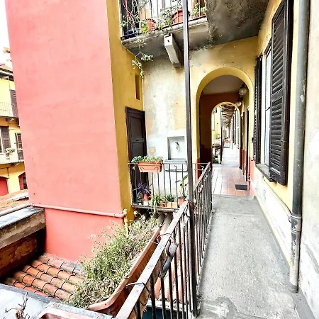 Inavigli - Retro-chic Flat Close To Design District Apartment Milan