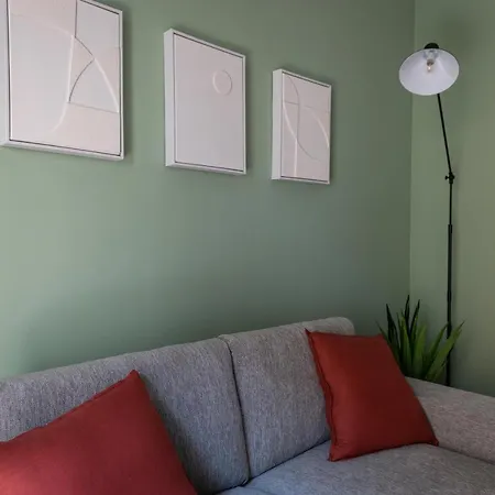 Custodi Apartment *